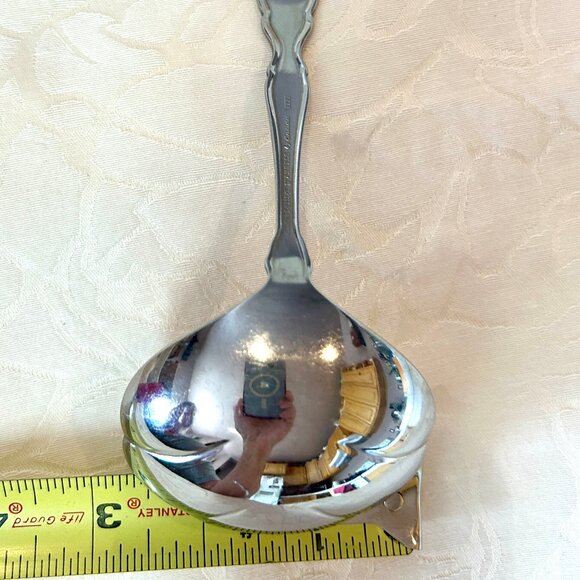 Distinction Deluxe Stainless by Oneida HH Valerie Gravy Ladle 7-3/4" - Picture 10 of 11